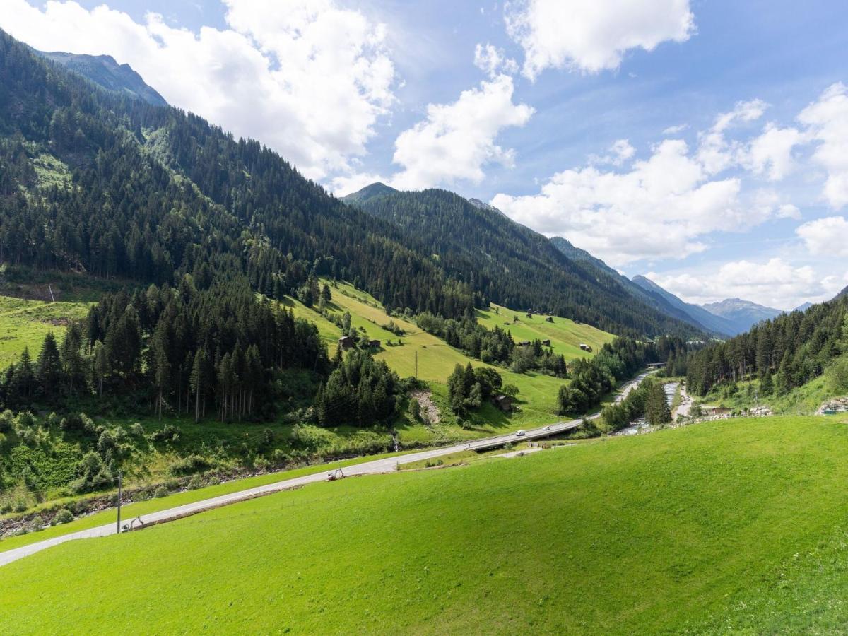 Land On The Kppl Mountain Chains 카플 외부 사진